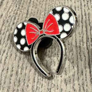 Minnie Mouse’s Ear Headband Pin